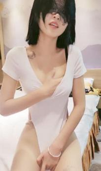 What's the name of this pornstar?