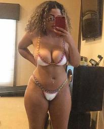 What's the name of this pornstar?