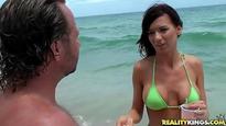 https://www.gosexpod.com/videos/Hunter-was-spending-a-nice-day-on-the-beach-in-her-bikini--21950.html