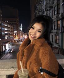 Whats this girl name? Source? Full photoshoot?
