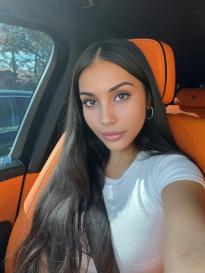 What's the name of this pornstar?
