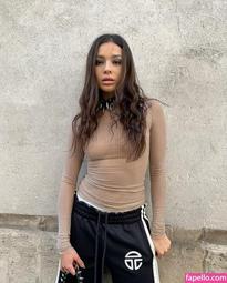 What's the name of this pornstar?