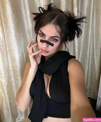 What's the name of this pornstar?