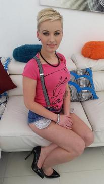 Jenny Sky - Jenny Sky welcome to Gonzo!