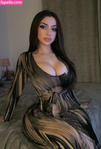 What's the name of this pornstar?