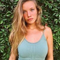 What's the name of this pornstar?