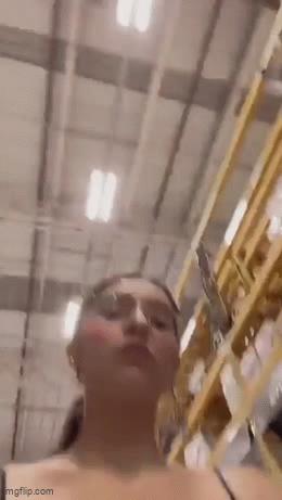 What's the name of this pornstar?