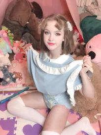 What's the name of this pornstar?