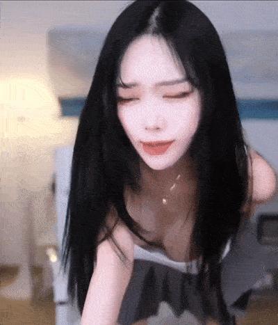 What's the name of this pornstar?