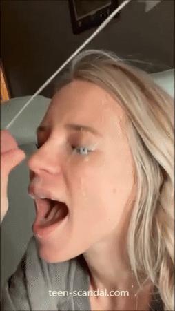 What's the name of this pornstar?