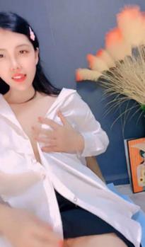 What's the name of this pornstar?
