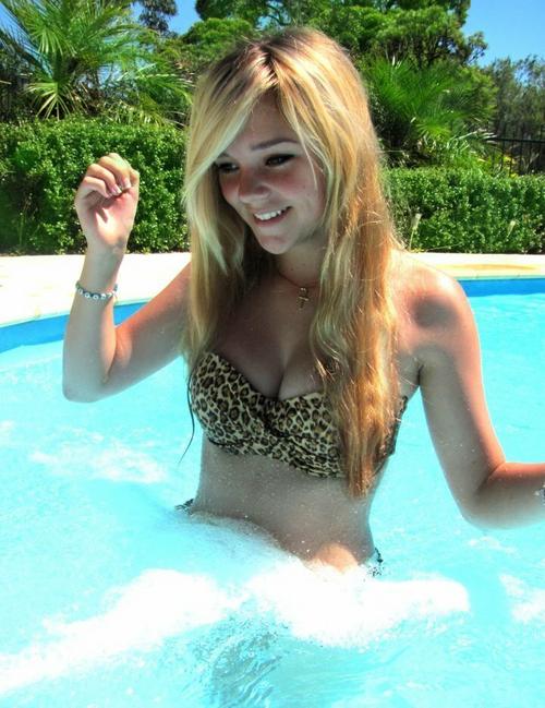 What's the name of this pornstar?