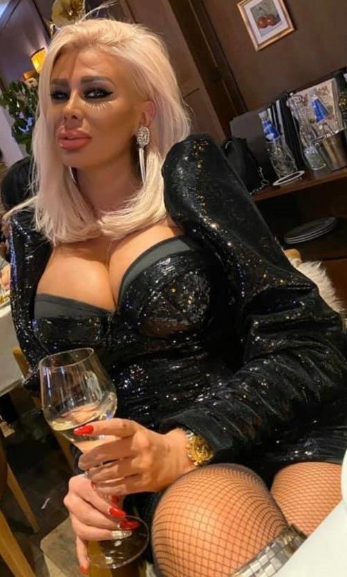 What's the name of this pornstar?
