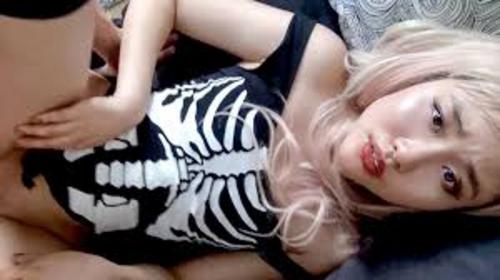 What's the name of this pornstar?