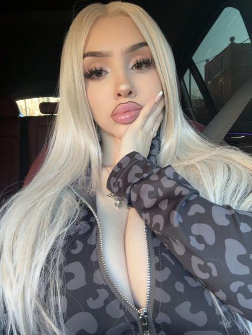 What's the name of this pornstar?