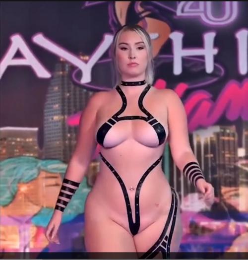 What's the name of this pornstar?