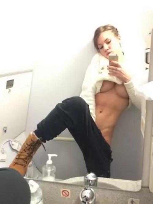 What's the name of this pornstar?