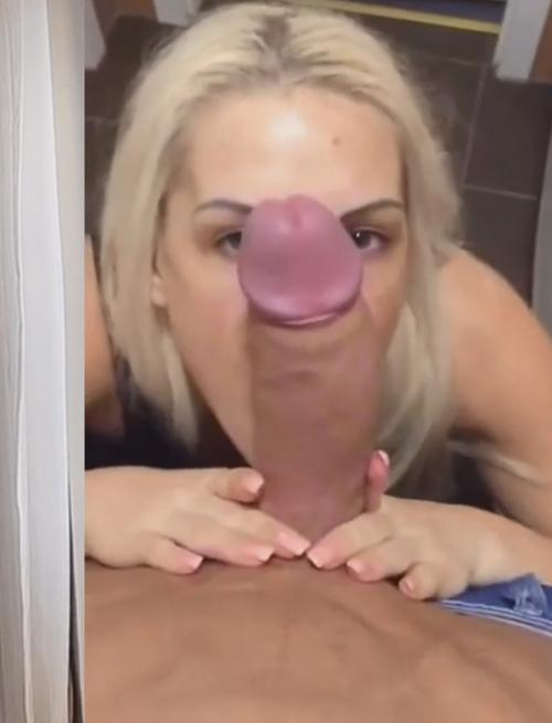 What's the name of this pornstar?