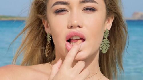 What's the name of this pornstar?