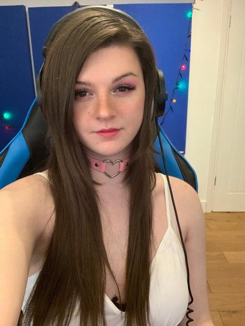 F1nn5ter - https://www.instagram.com/rosetwitch/?hl=en