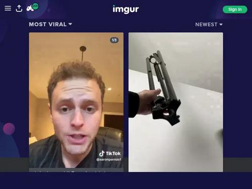 Who are the two babes on the sides?