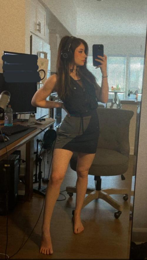 What's the name of this pornstar?