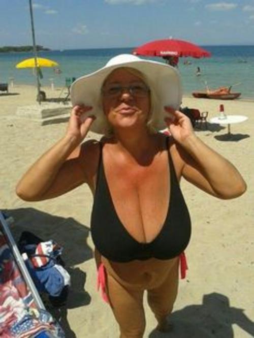 What's the name of this pornstar?