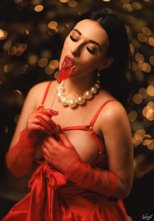 What's the name of this pornstar?