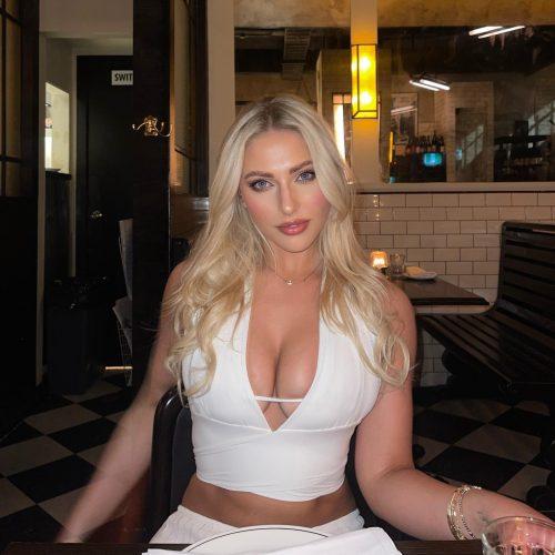 What's the name of this pornstar?