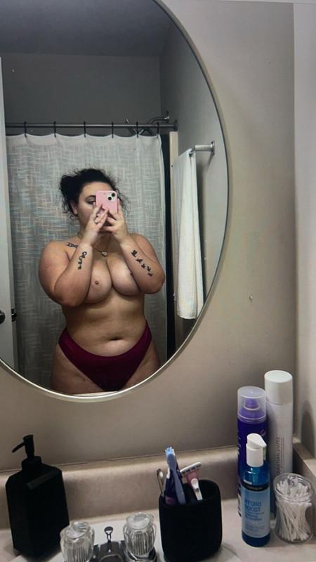 What's the name of this pornstar?