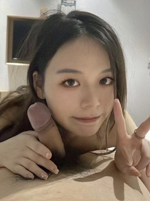 What's the name of this pornstar?