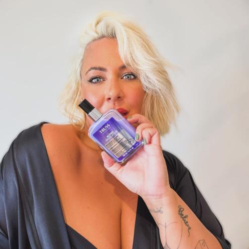 What's the name of this pornstar?