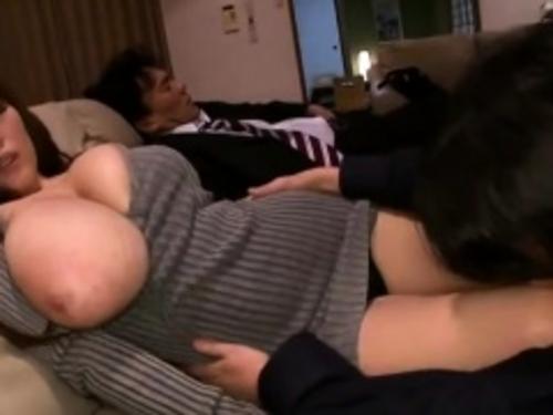 Hitomi Tanaka  - PPPD-162 Valley of Temptation: Married Woman With Colossal Tits & No Bra Hitomi  https://www4.javhdporn.net/video/pppd-162/