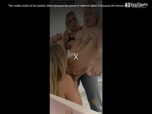 What's the name of this pornstar?