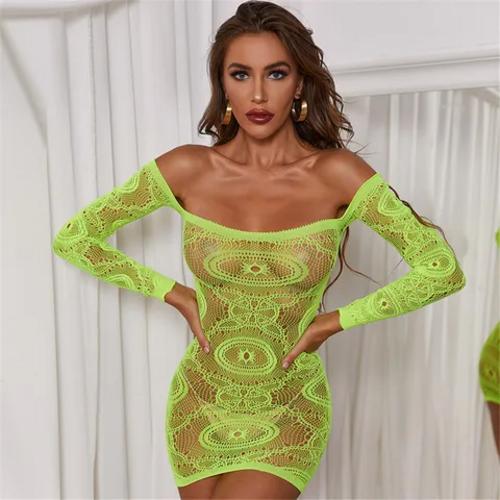 Whats the Name of this hot Model ?