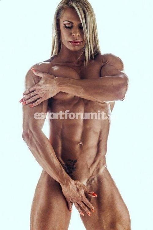 Larissa - German (?) hooker.
 Would bang.  https://www.zollgasse3.at/laufhaus-wien-mitte/detail/larissa-power-hour/