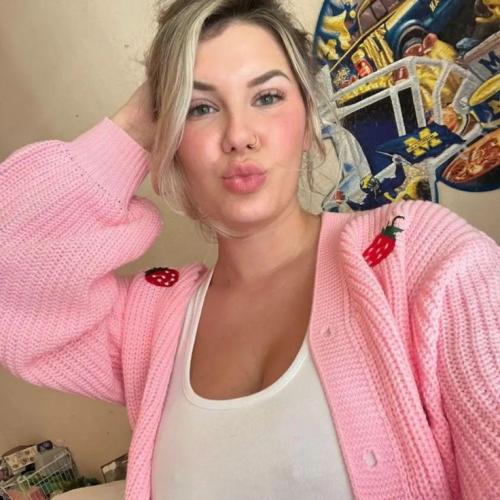 What's the name of this pornstar?