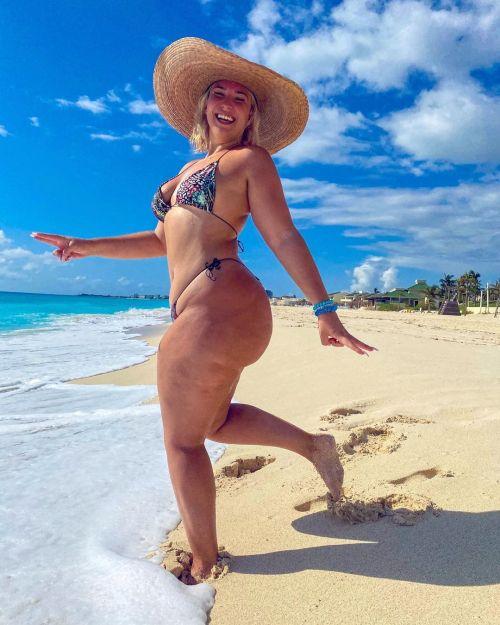 What's the name of this pornstar?