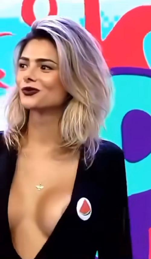 What's the name of this pornstar?