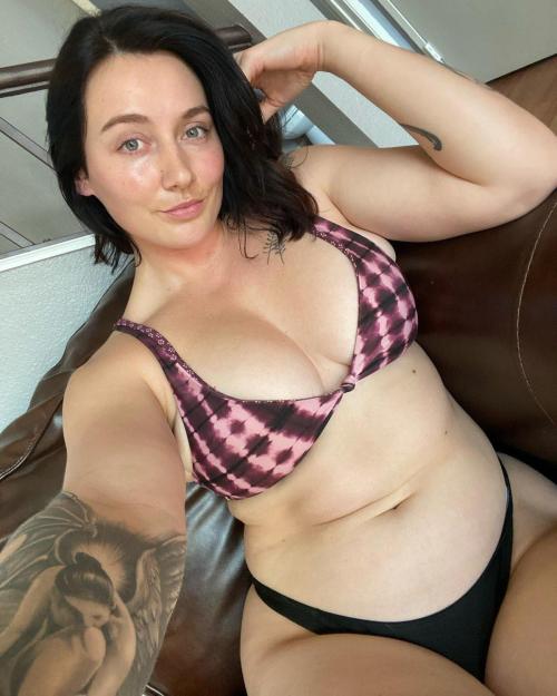 Whats the name of this pornstar?