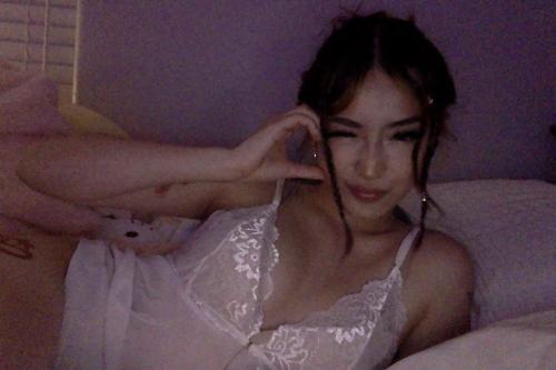 Whats this girl name? Source? Full photoshoot?