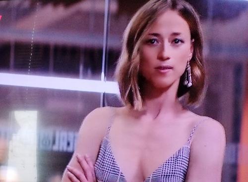 What's the name of this pornstar?