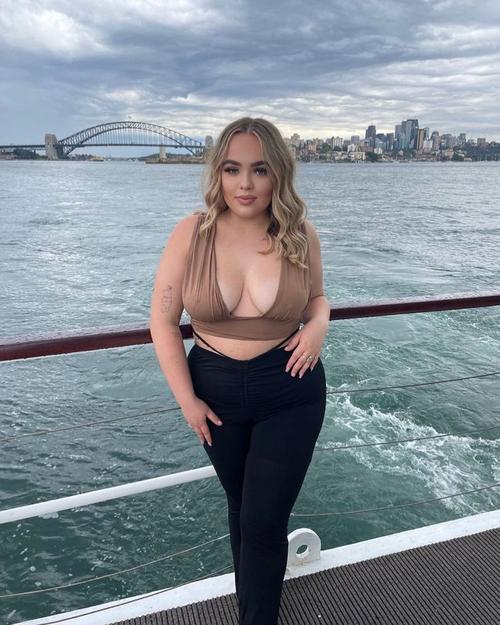 Kimberlee Walters https://www.instagram.com/kimberleelwa/