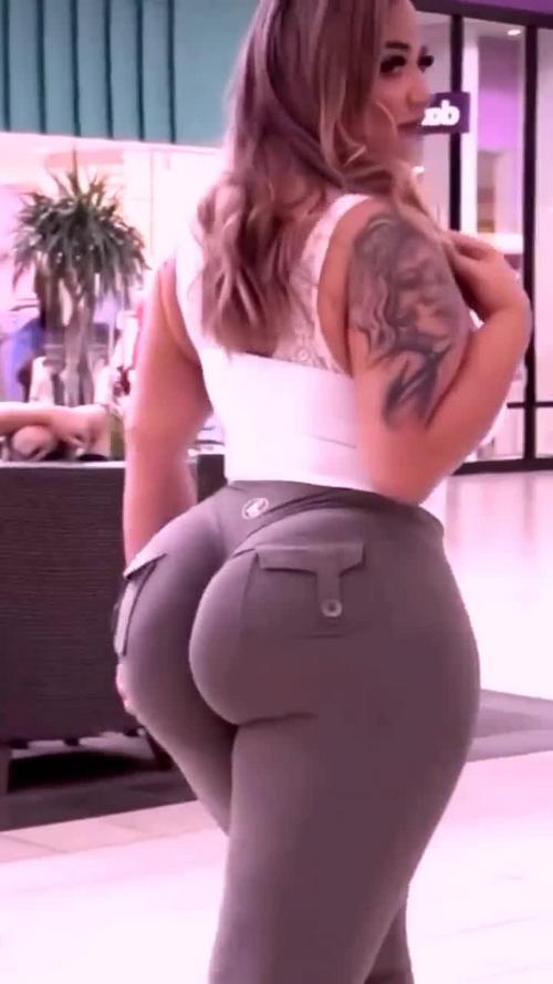 What's the name of this pornstar?