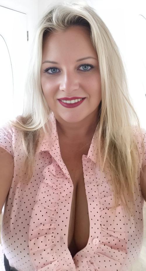 What's the name of this pornstar?