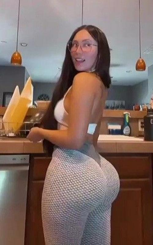 What's the name of this pornstar?