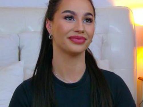 What's the name of this pornstar?