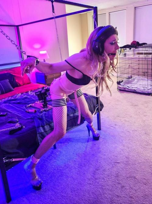 What's the name of this pornstar?