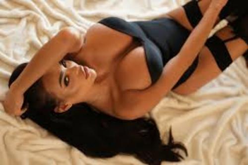 What's the name of this pornstar?