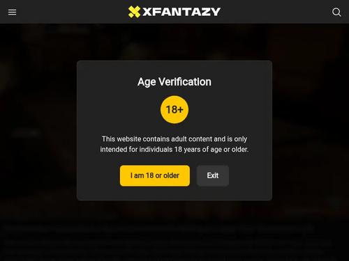 Whats the name of the standing girl at the rigth at 011114?